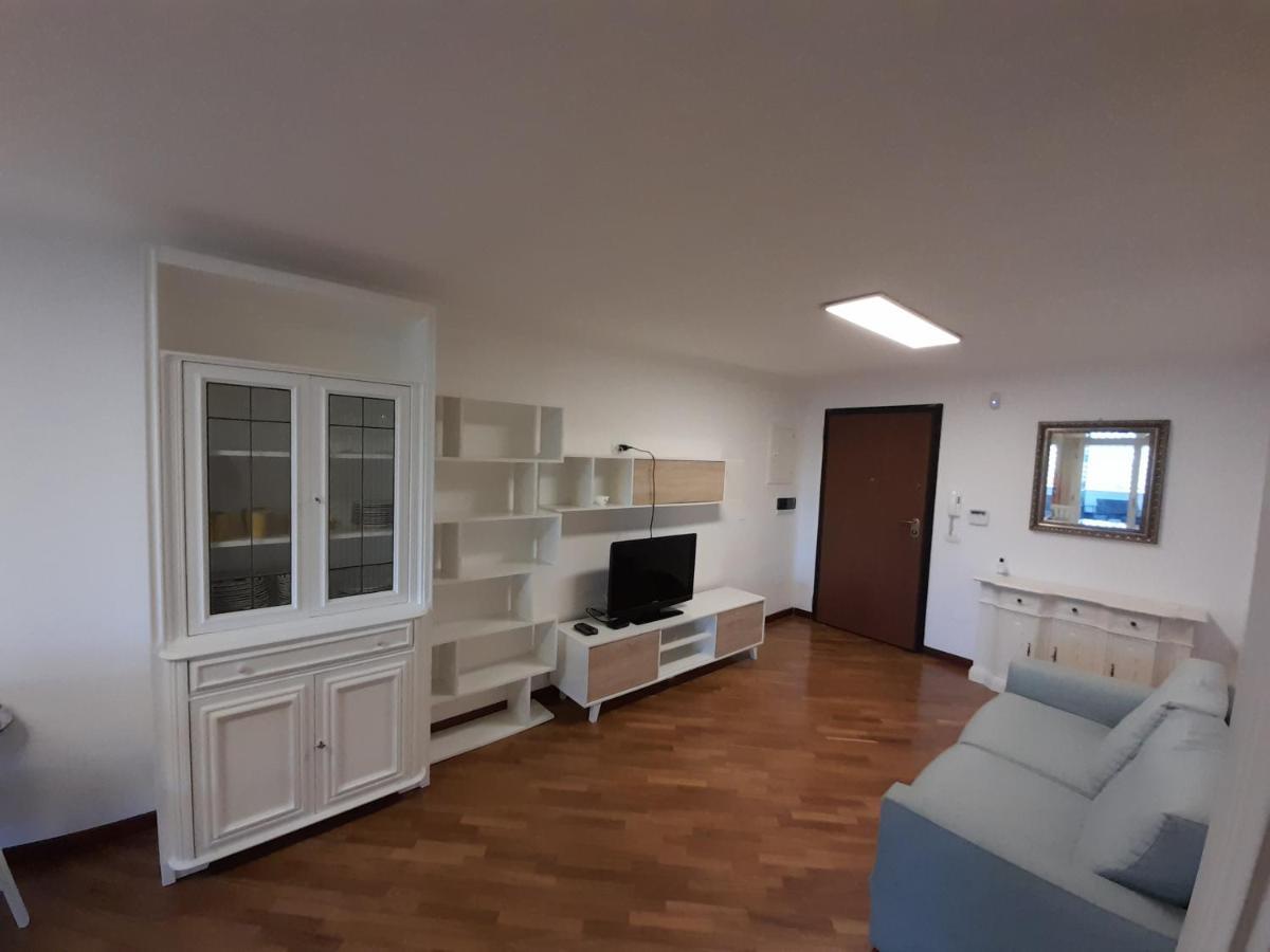 Dimora Emilia Apartment Лече Екстериор снимка