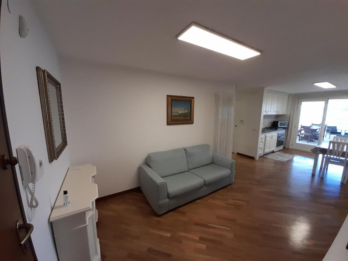 Dimora Emilia Apartment Лече Екстериор снимка