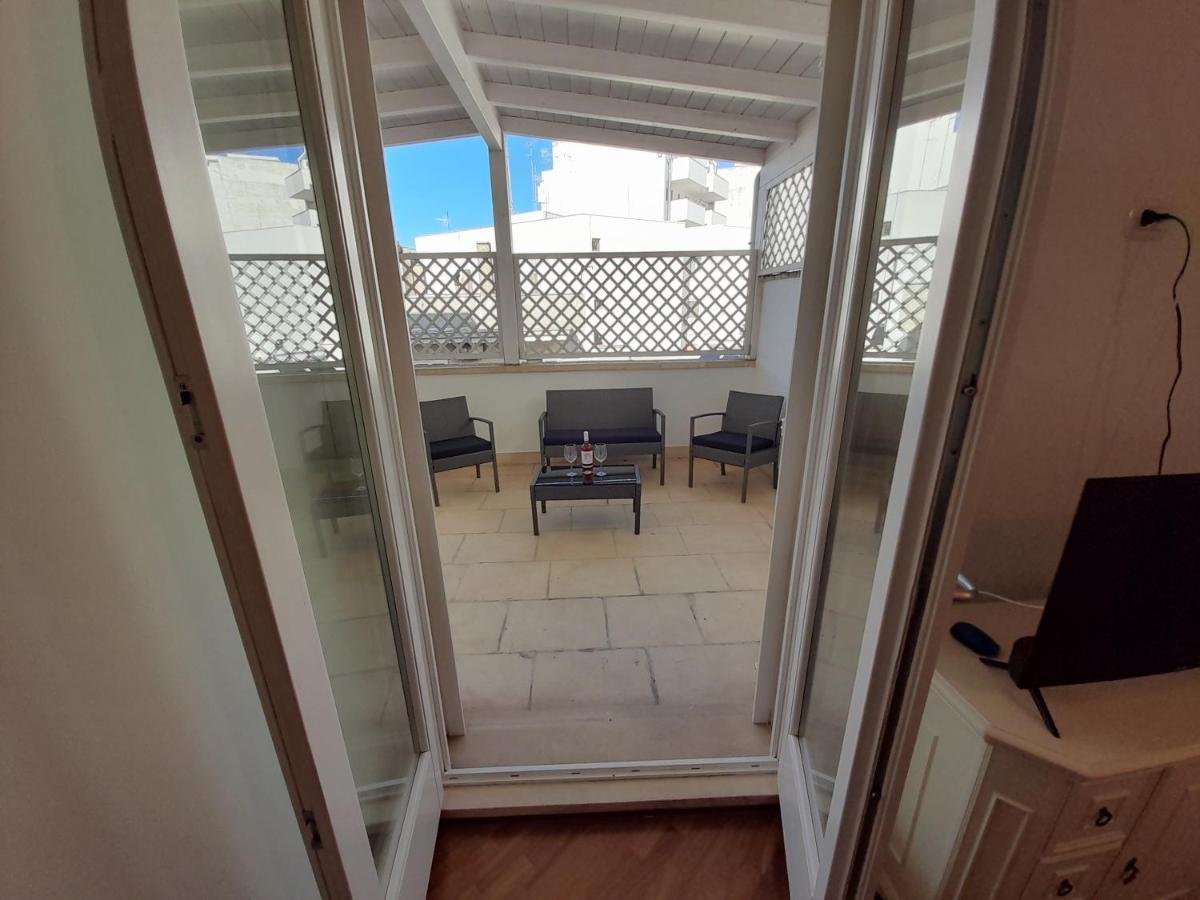 Dimora Emilia Apartment Лече Екстериор снимка