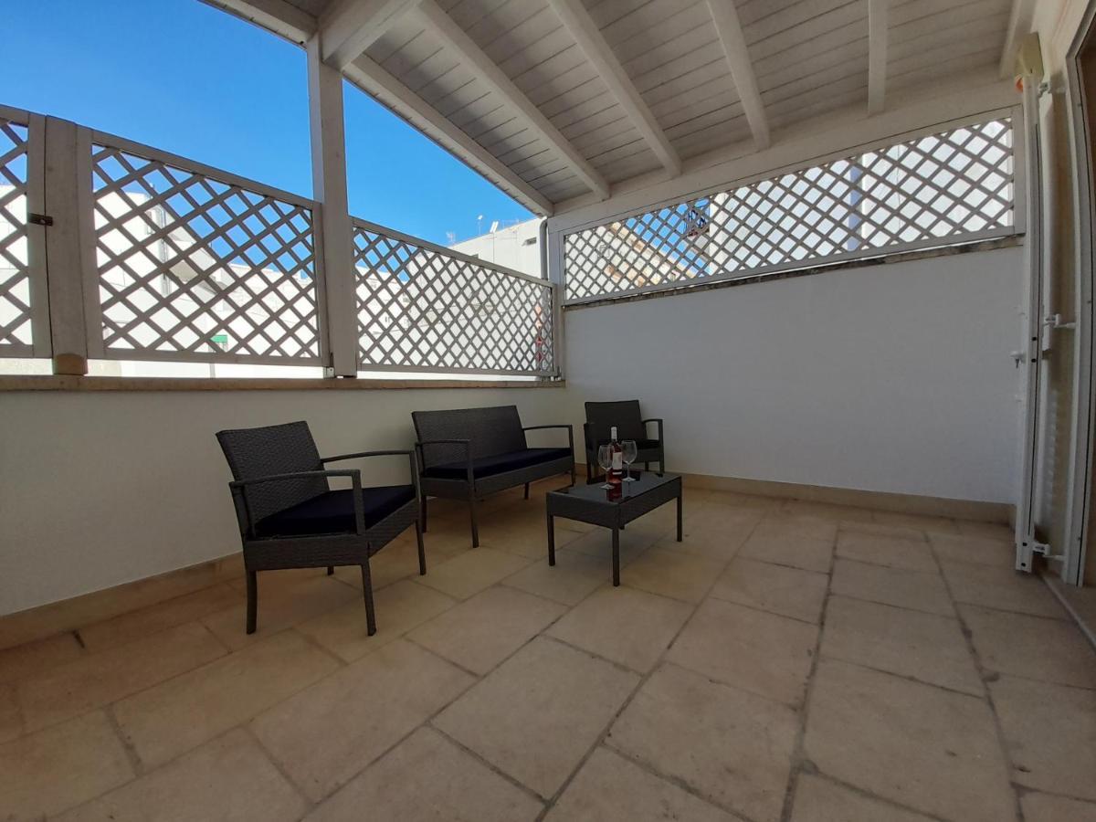 Dimora Emilia Apartment Лече Екстериор снимка