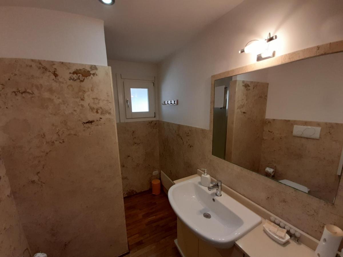 Dimora Emilia Apartment Лече Екстериор снимка
