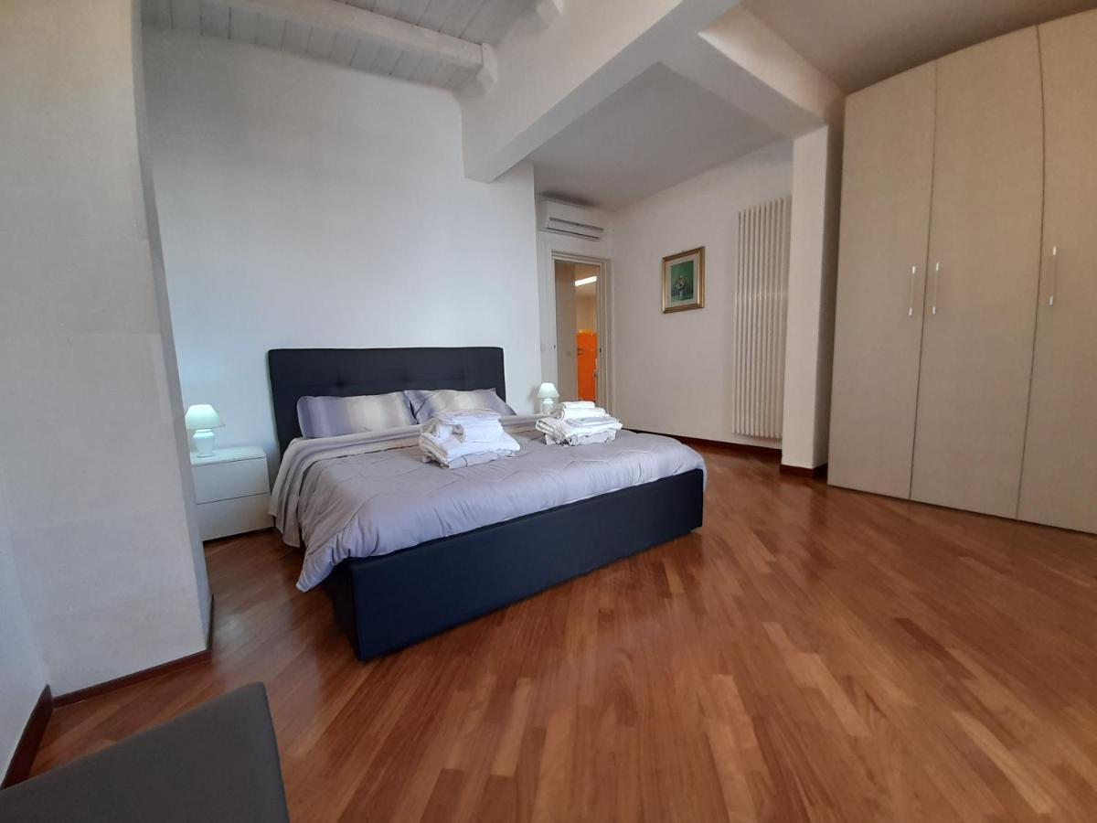 Dimora Emilia Apartment Лече Екстериор снимка